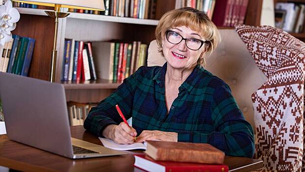 Как стать писателем: в проекте «Московское долголетие» открыто более 80 литературных мастерских