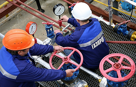 "Газпром" начал отбирать газ из хранилищ в Европе и России