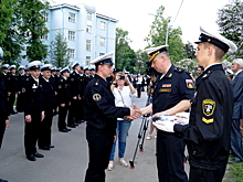 Представители Главного командования ВМФ и Ленинградской ВМБ приняли участие в церемонии вступления в ряды «Юнармии» курсантов 1 курса колледжа ГУМРФ имени адмирала С.О. Макарова