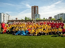 Космическое предприятие Подмосковья подарило форму воспитанникам футбольной школы в Химках