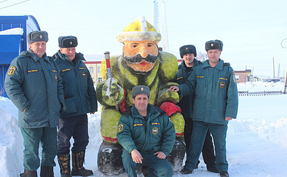 Снежный пожарный Аркашка стал лучшим в НСО
