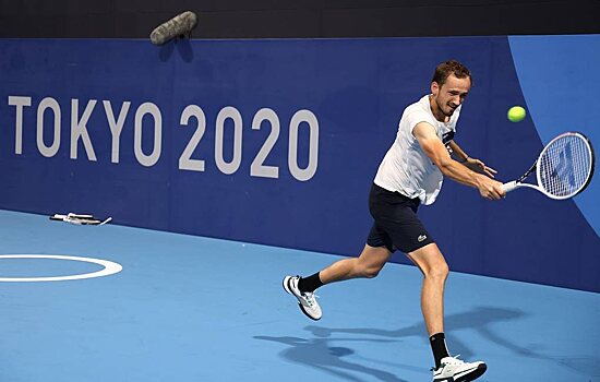 МОК отказался поддержать Медведева в конфликте с журналистом