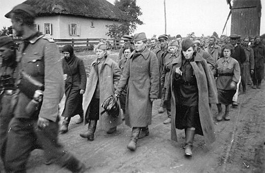 Женщины-бойцы Красной Армии в немецком плену: как с ними поступали