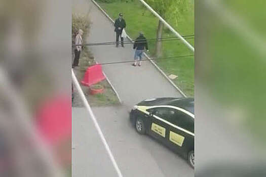 В Приморье разъяренный таксист с ножом напал на мужчину из-за замечания
