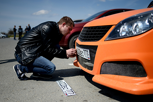 «Автодом»: в России выросли продажи ярких автомобилей благодаря женщинам