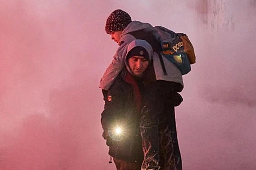 Новосибирцы подарили грузчику, спасшему людей в потоке кипятка, встречу с семьей
