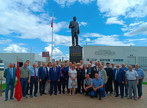 Памятник Сталину установили в Великих Луках. Ранее от монумента отказались в других регионах