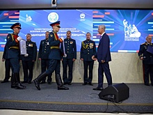 Военврачам вручили премии за вклад в военную медицину