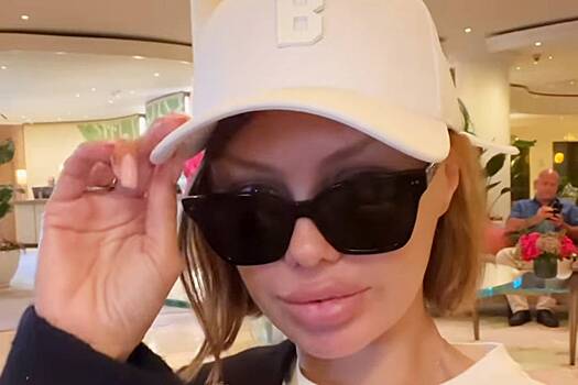 Виктория Боня показала кривую улыбку после пластики