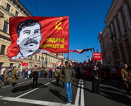 «Запрос на Сталина есть и был всегда» – писатели Глуховский и Филипенко о литературе и времени