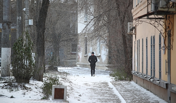 Волгоградцев 5 января ожидает теплая погода с мокрым снегом и гололедом