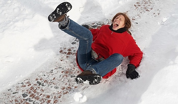 В Петербурге продолжается снежный коллапс из-за скверной работы коммунальных служб