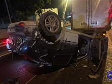 В Красноглинском районе легковушка ударилась об отбойник и столкнулась с грузовиком