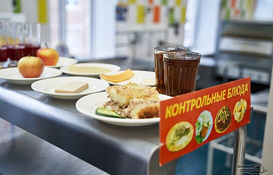 На Урале в 20% школьных столовых кормят детей с нарушениями