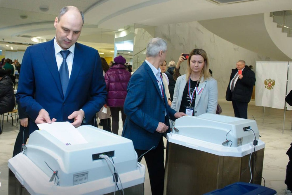 Губернатор Оренбуржья проголосовал на выборах президента РФ