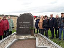 Память земляков, защищавших Ленинград, почтила вологодская делегация на Невском пятачке