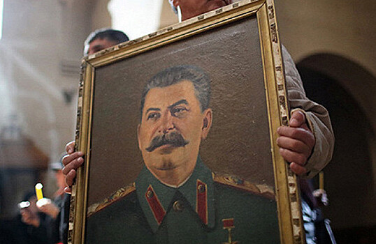 Правнук Сталина пропал вместе со своей женой
