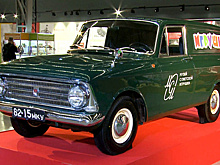 Раритетное авто эпохи Российской империи на выставке игрушек в Музее Гаража особого назначения ФСО России