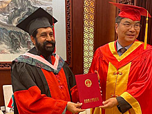 Университет Китая присвоил шерпе ЮАР в БРИКС звание почетного доктора