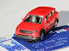 Продажи новых авто упали на 2,4%