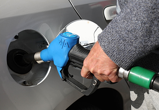 В РФ продлили запрет на экспорт бензина и частично дизеля