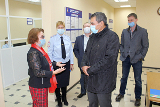 Представители Общественного совета посетили отделение по вопросам миграции в Казани