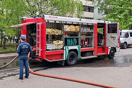 В Рязани вспыхнула квартира: тушили 10 человек