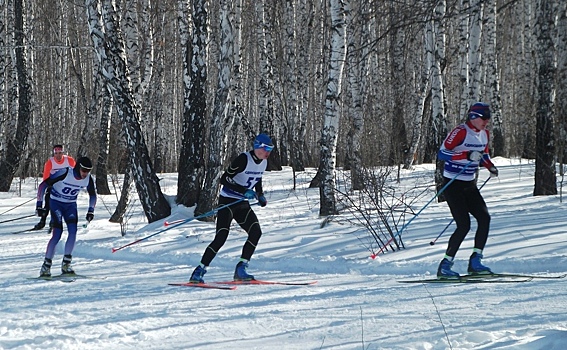 Челябинские лыжники закрыли зимний сезон марафонским пробегом