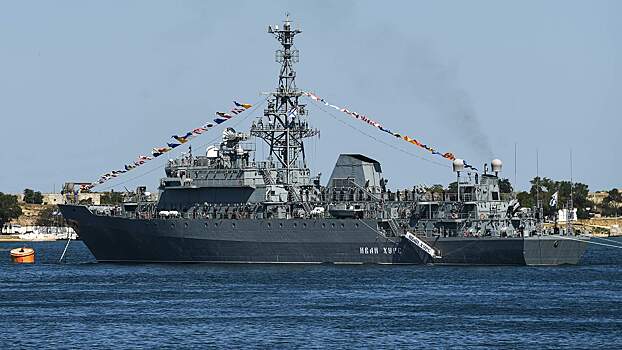 Атакованный морскими дронами корабль «Иван Хурс» прибыл в Севастополь