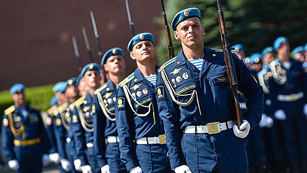 «Надежно стоите на страже Родины»: Шойгу поздравил военнослужащих и ветеранов с Днем Воздушно-десантных войск