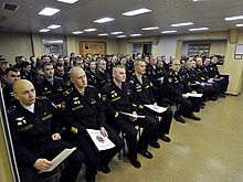 Военнослужащие из экипажа флагмана ВМФ получили сертификаты военной ипотеки