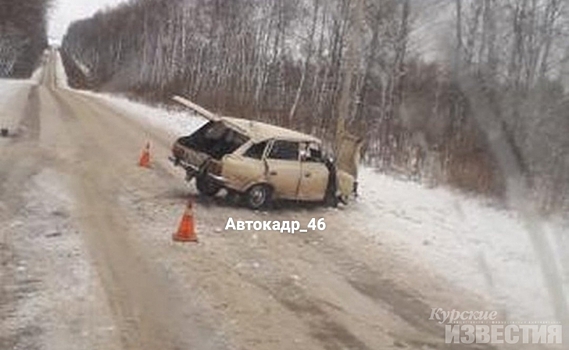 Курская область. В Железногорском районе автомобиль «ИЖ» слетел в кювет
