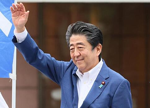 Очевидцы о покушении на Абэ: «После первого выстрела политик остался стоять»