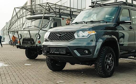 Отряду «БАРС-Курск» завод «УАЗ» передал два автомобиля