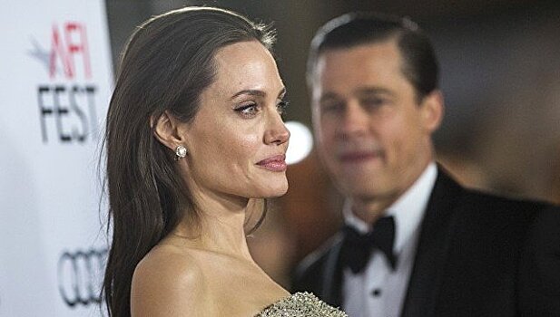 Анджелина Джоли помирилась с отцом