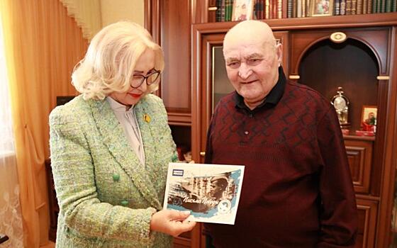 Татьяна Панфилова поздравила ветерана Великой Отечественной войны Михаила Селиванова