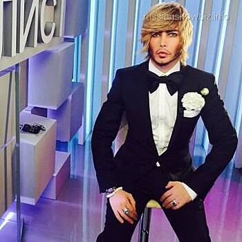 В дом Зверева пришли судебные приставы