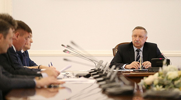 Транспортная реформа Смольного спровоцировала коллапс на дорогах и аварии