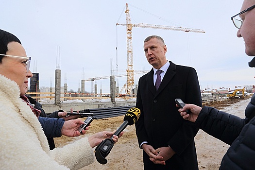 Посол Беларуси в РФ Дмитрий Крутой лично проверил, как строится "белорусская" школа в Суздале