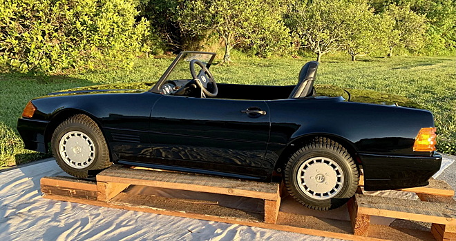 В интернете показали необычный игрушечный кабриолет Mercedes-Benz