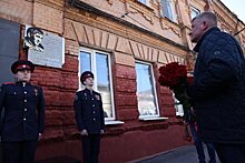 В Саратове открылась мемориальная доска актеру Сергею Пускепалису