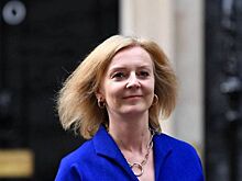 Экс-премьер Великобритании Элизабет Трасс решила вернуться в политику
