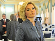 Лишенная доверия Максакова нелепо оправдалась за расплывшуюся фигуру