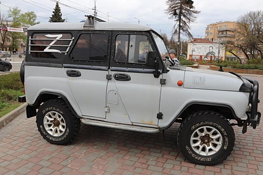 Калужские депутаты передали землякам, участвующим в СВО, очередной автомобиль