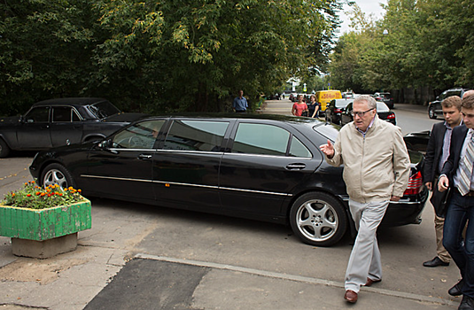Лимузин Жириновского выставили на продажу