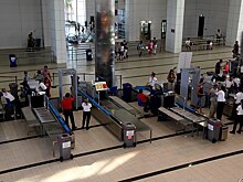 Туристы уверены, что в аэропортах пора отменять ограничения на жидкости в ручной клади