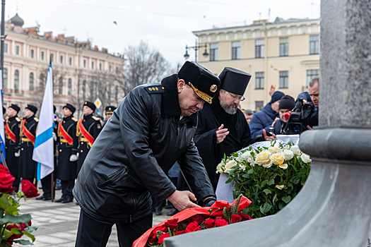 Главком ВМФ адмирал Александр Моисеев принял участие в митинге по случаю празднования 280-й годовщины со дня рождения адмирала Фёдора Ушакова