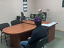 Четверых подозреваемых в нападении на россиянина с сыном попросили арестовать