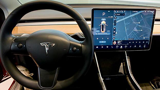 765 тысячам электрокарам Tesla грозит отзыв