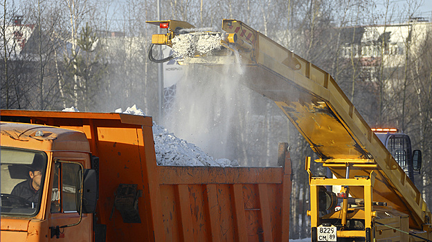 Глава Приуральского района рассказала, как дорожники борются с последствиями снегопада